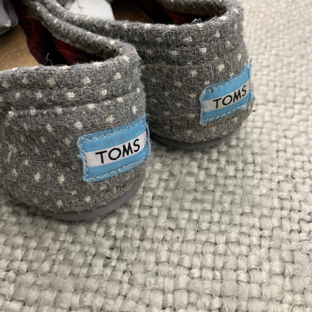 Toms - Picture 6 of 8